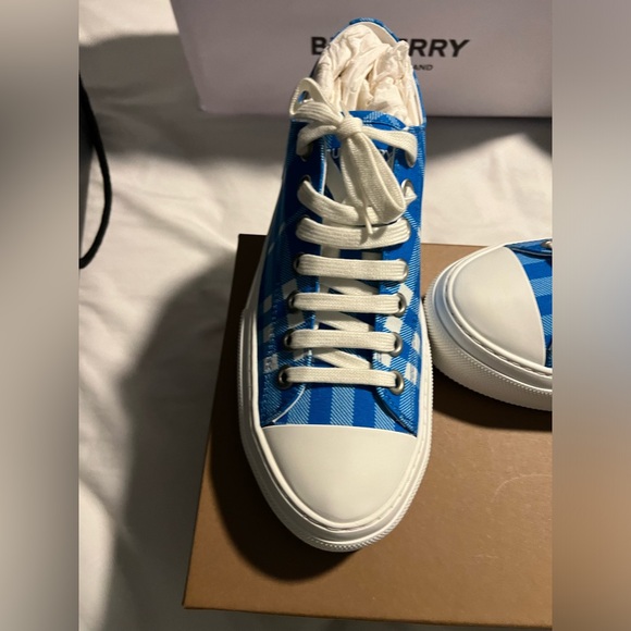 Men's Burberry, Jack vivid blue check low top sneakers made in Italy - Picture 1 of 8